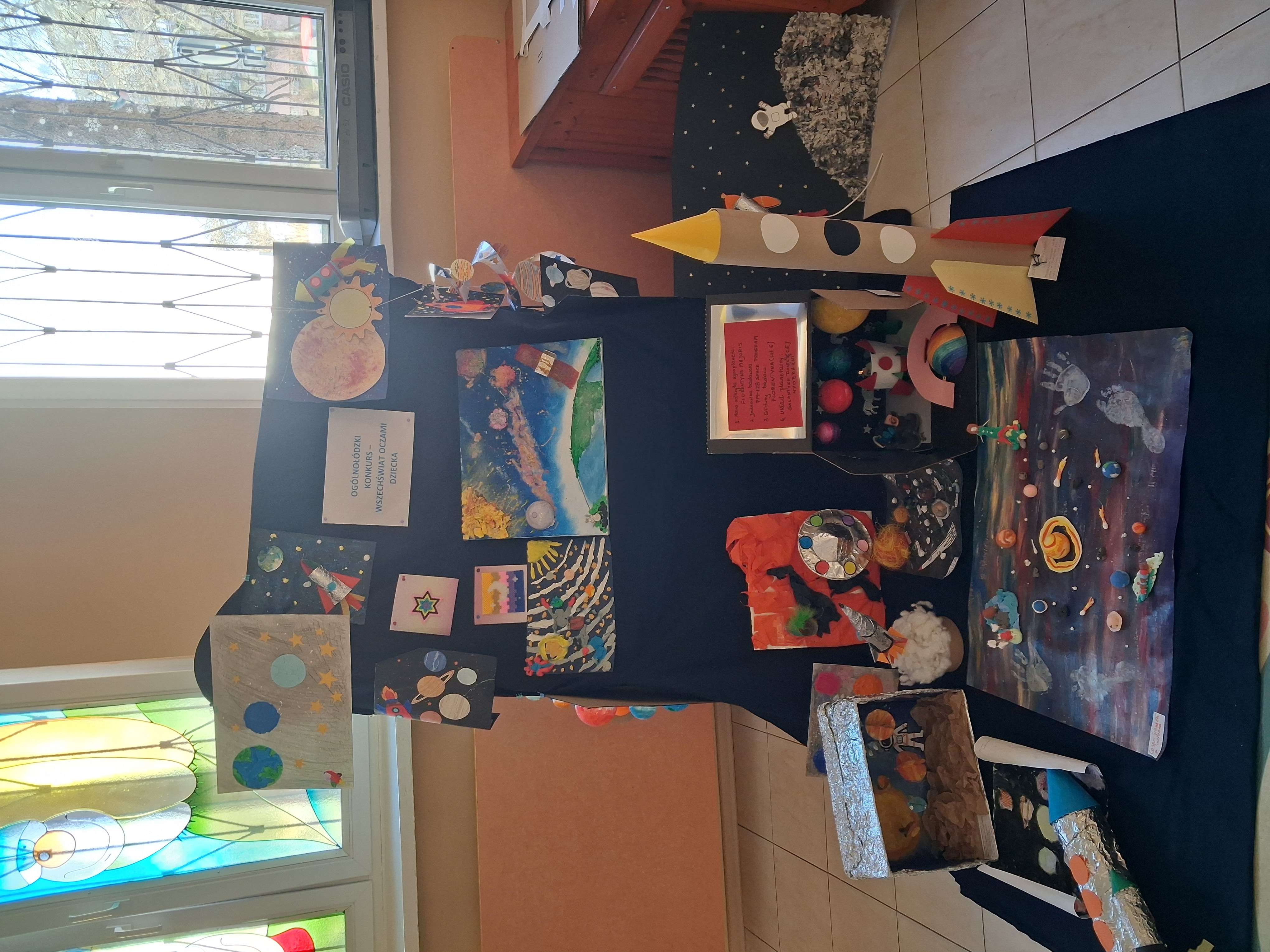 Wystawa prac z konkursu "Wszechwiat oczami dziecka"