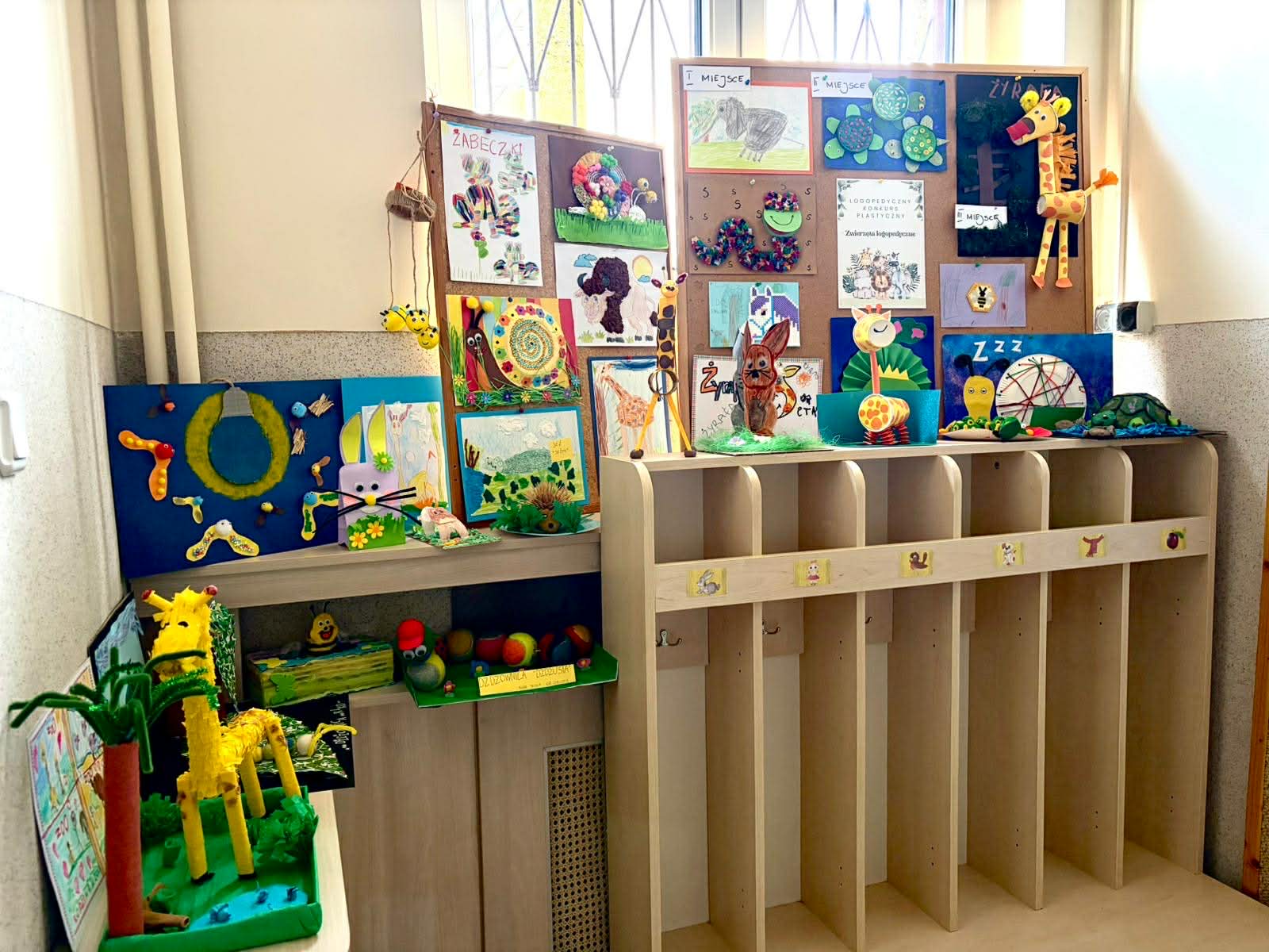 Zdjęcie prac z konkursu Zwierzęta Logopedyczne