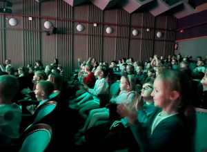 Wycieczka do teatru Piccolo na spektakl pt. " Urodzinmy Baby Jagi".